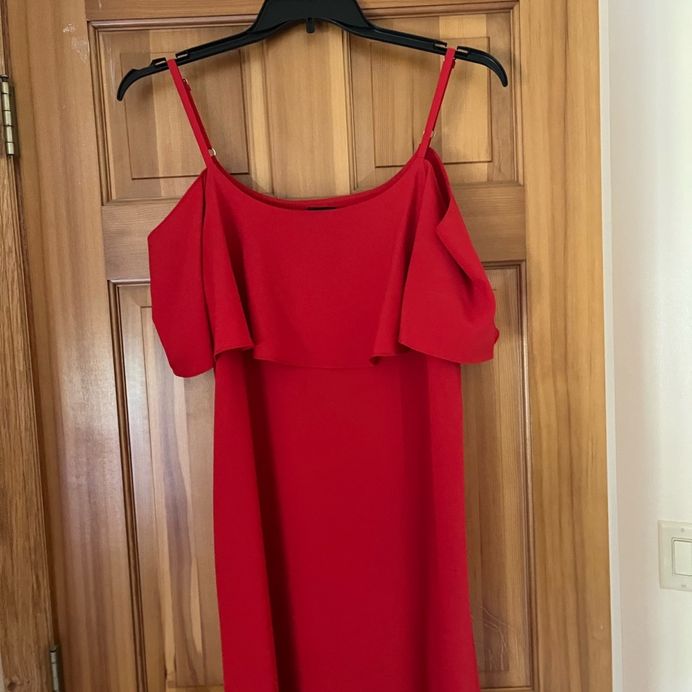 Red midi dress, Bobeau brand , can be worn two ways!